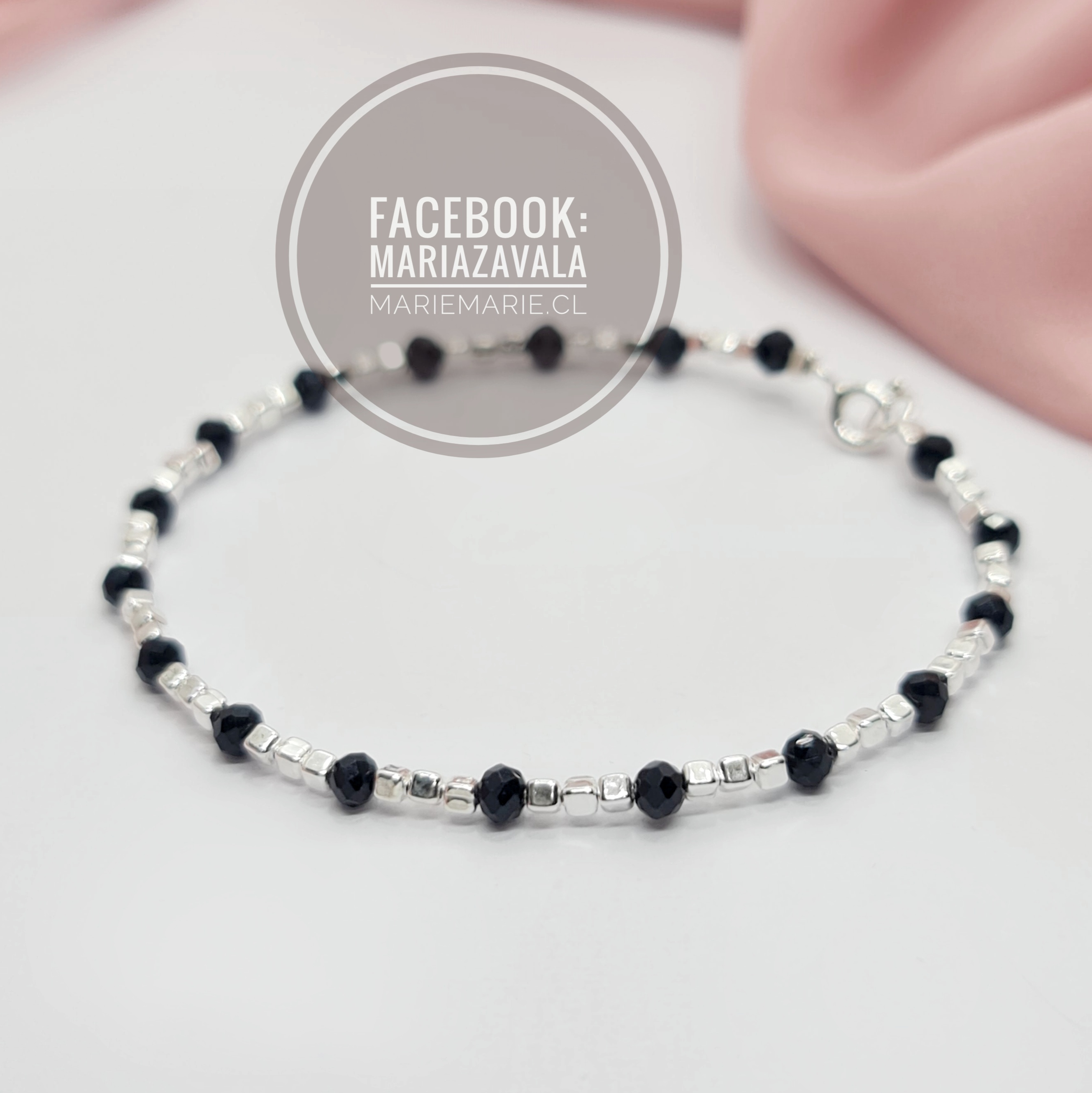 Pulsera Negra Cubos