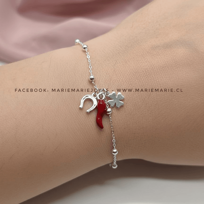 Pulsera Triple Amuleto  1