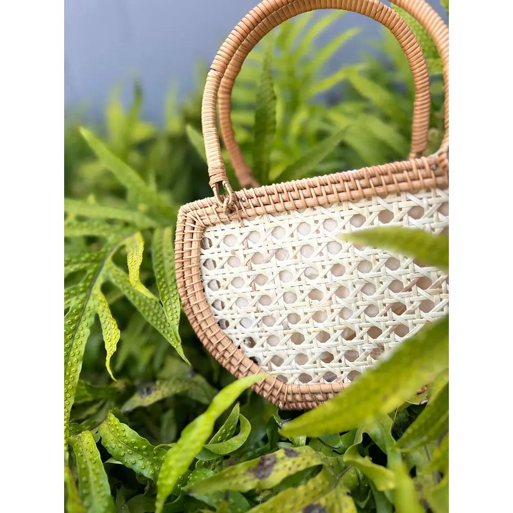 M Muse Rattan     (Qenqo cuadrado)