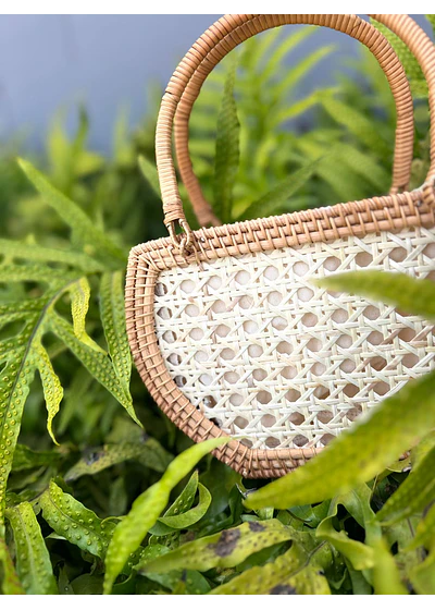 M Muse Rattan     (Qenqo cuadrado)