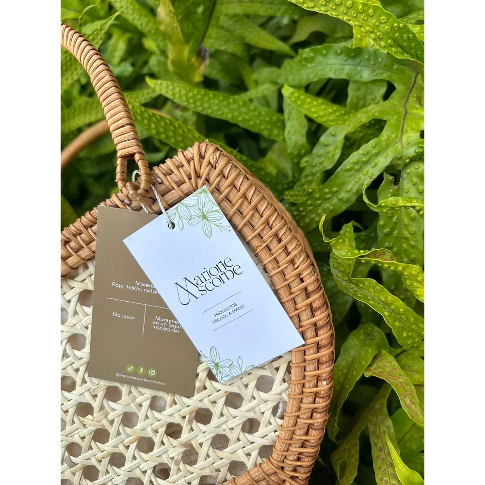 M Muse Rattan     (Qenqo cuadrado)