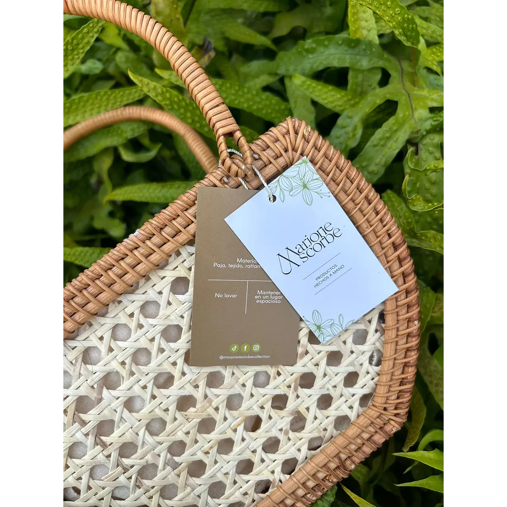 M Muse Rattan     (Qenqo cuadrado)