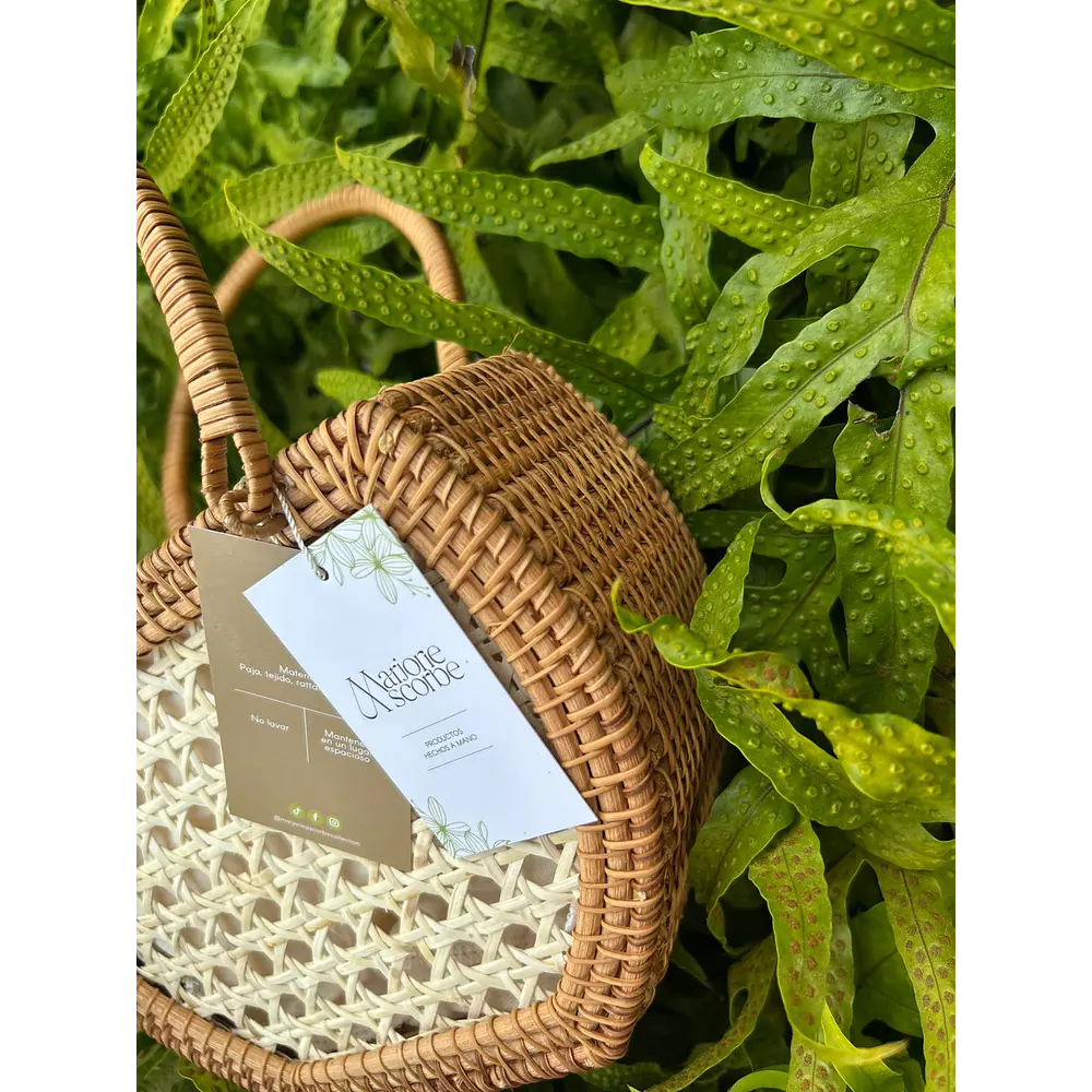 M Muse Rattan     (Qenqo cuadrado)