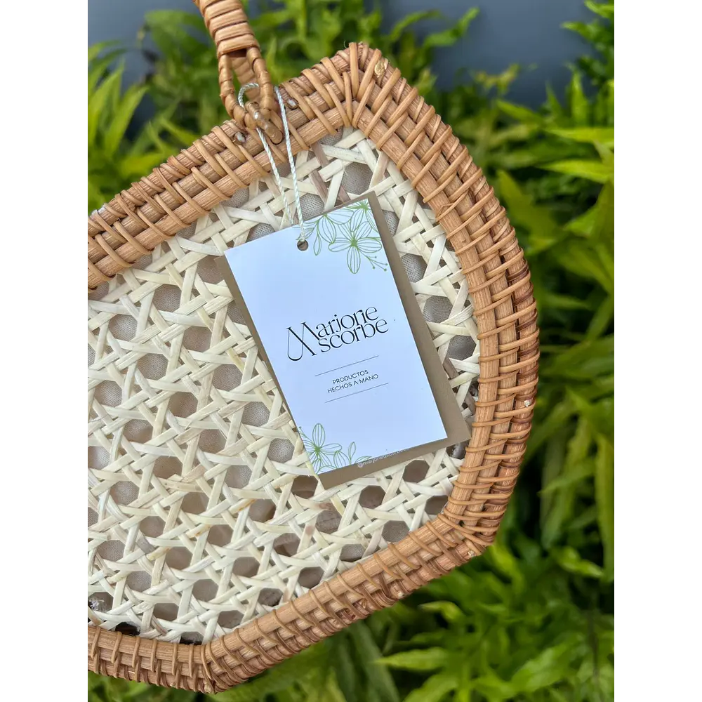 M Muse Rattan     (Qenqo cuadrado)