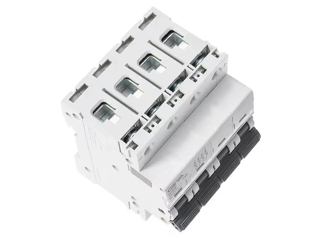 Disjuntor Trifasico 4 polos - 40a - 30 ma - C 4
