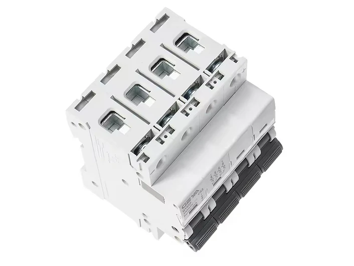 Disjuntor Trifasico 4 polos - 40a - 30 ma - C 4