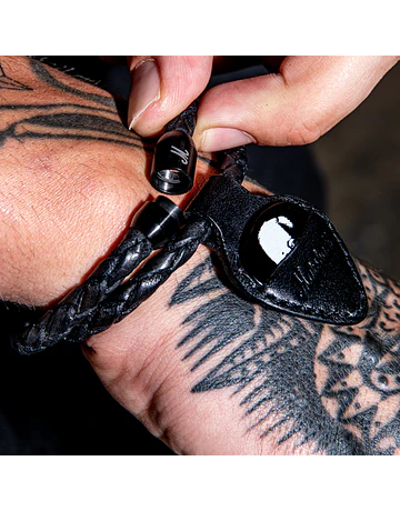 Pendulum Bracelet Black- Promoción del Terror