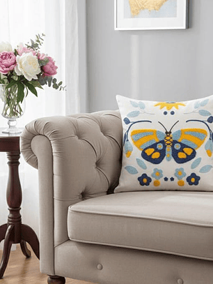 PACK 2 FUNDAS DE COJINES BORDADAS MARIPOSA AZUL CON AMARILLO