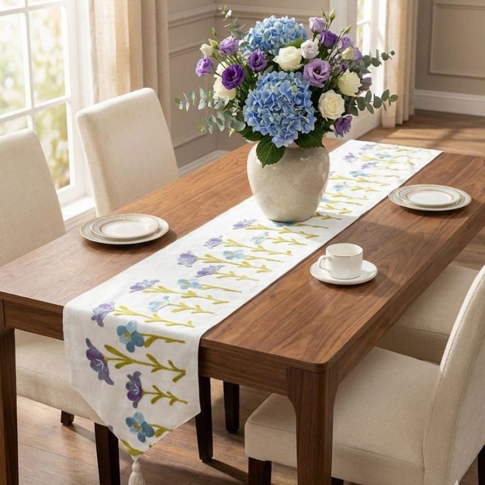 CAMINO DE MESA BORDADO FLORES SILVESTRES MORADAS 1