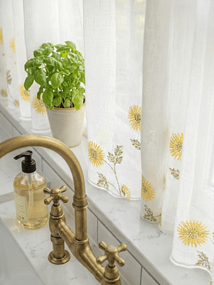 CORTINA DE COCINA BORDADA FLORES