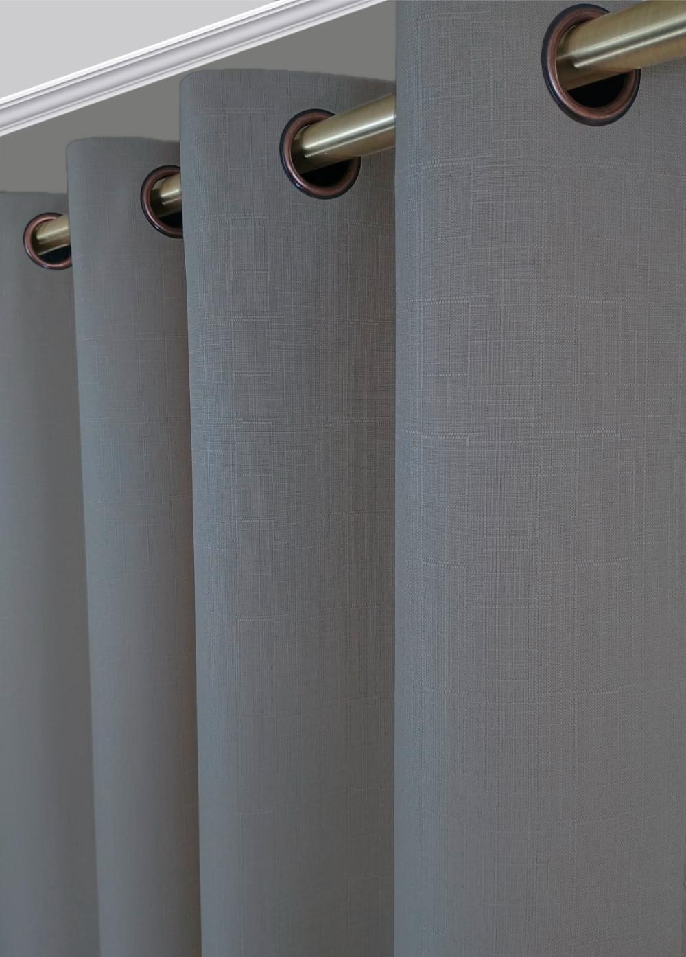 CORTINA ENGOMADA BLACK OUT GRIS MEDIO 1