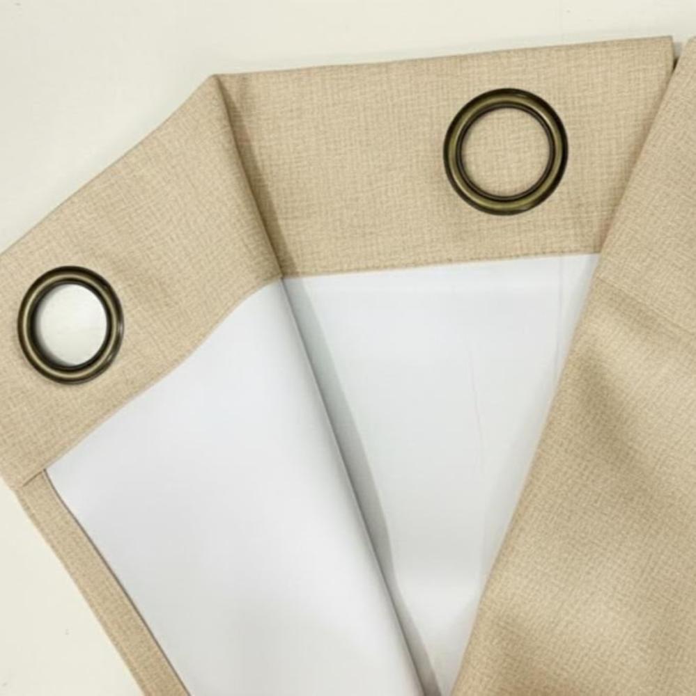 CORTINA ENGOMADA BLACK OUT CREMA 1