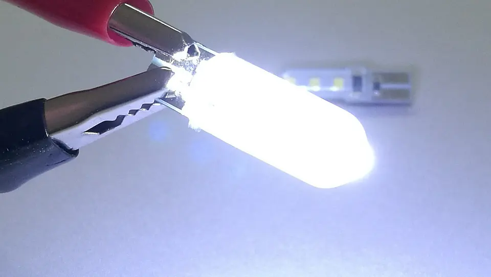 T10 Cocuyos Led Siliconados Luz Blanca Alto Brillo Bayoneta 4