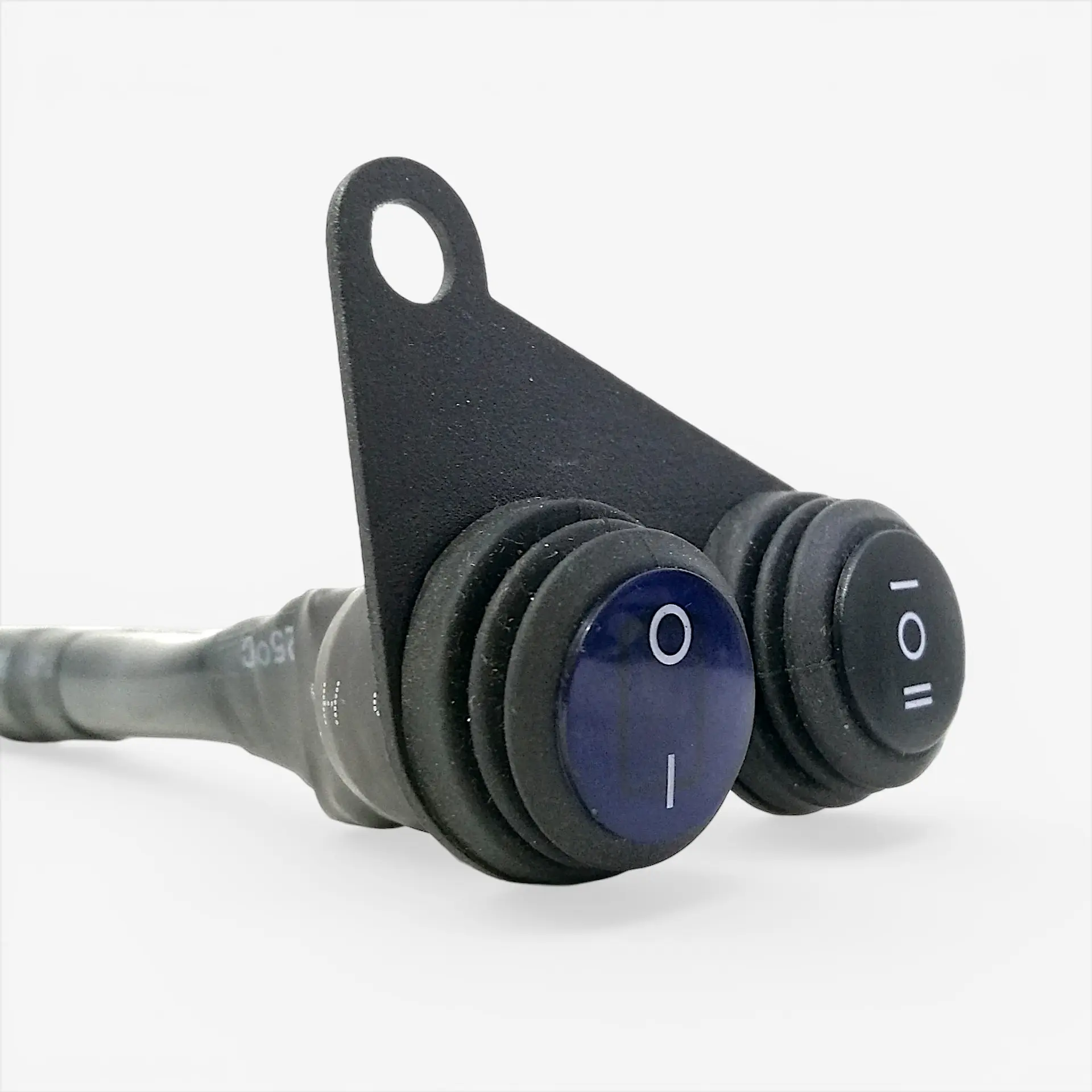 Switch Doble para Exploradoras y Estacionarias de Moto con Base 1
