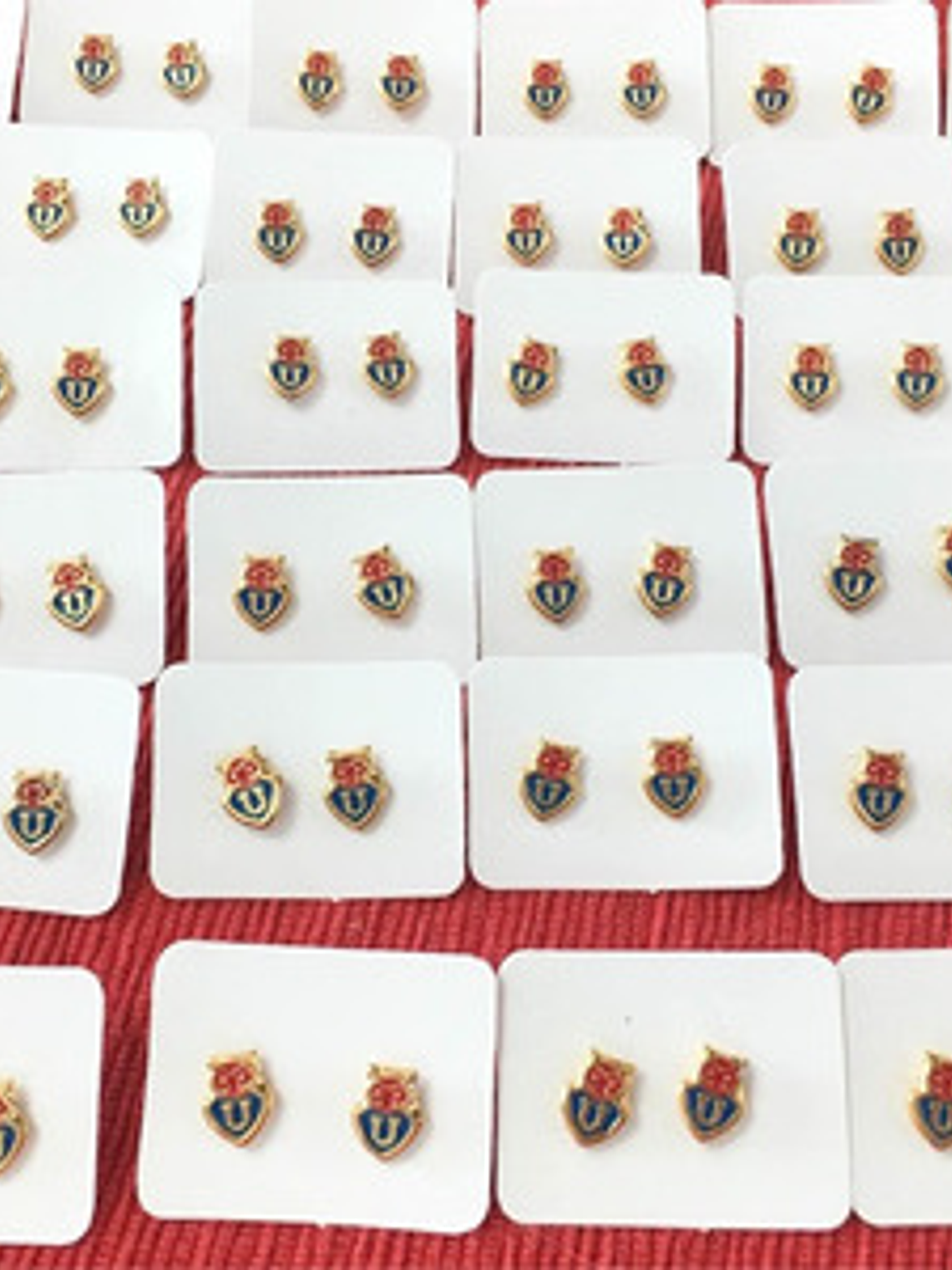 Universidad De Chile Aritos Dorados  Aros De La U 4