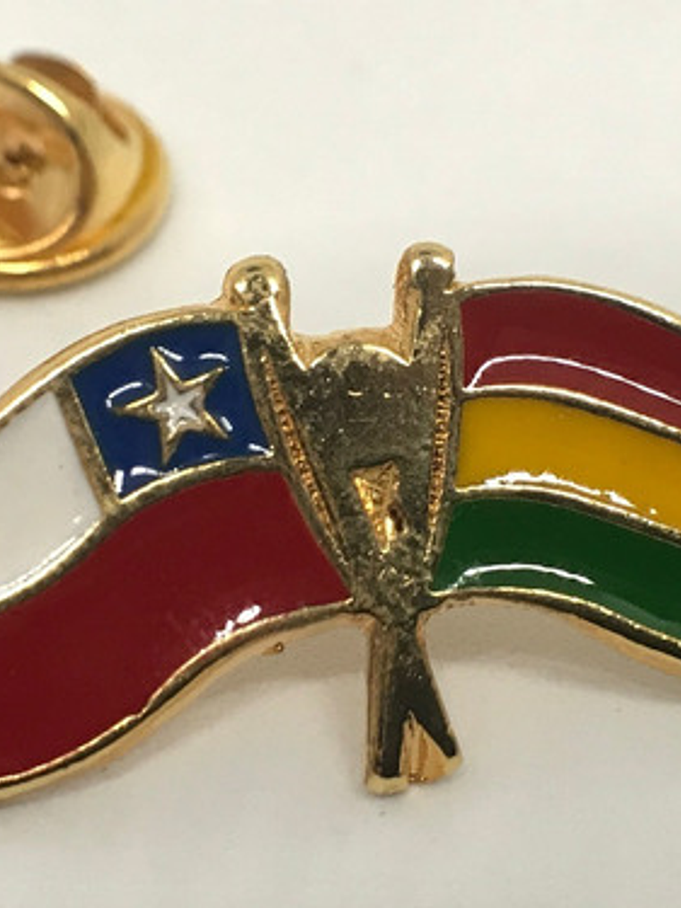 Pin Bandera Chile Y Bolivia Entrelazadas  1