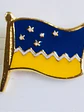 Pin Bandera Magallanica Patagonia Region De Magallanes Azul Y Amarillo Con Detalles Dorados Bandera Magallánica - Miniatura 4