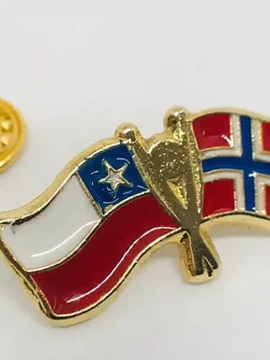 Pin Bandera Chile Y Noruega Entrelazadas  Dorado, Rojo, Blanco, Azul Banderas Entrelazadas (chile Y Noruega)