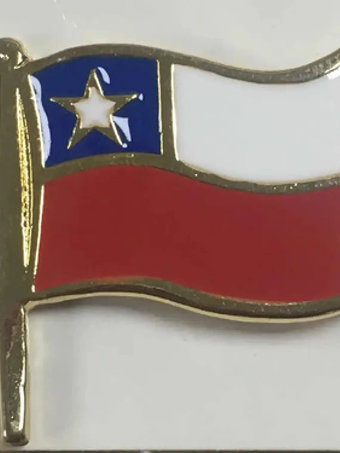 Pin Bandera Chilena Grande Bañada En Oro Esmaltada Chile Rojo, Blanco, Azul Y Dorado (borde Bañado En Oro) Bandera Chilena 1