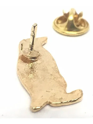 Pin Pingüino Magallanico Punta Arenas Chile  Negro Y Blanco Con Detalles Dorados Y Rojo Pingüino
