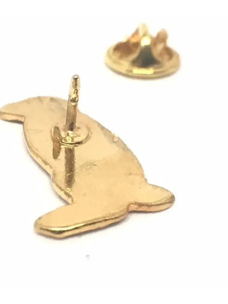 Pin Pingüino Magallanico Punta Arenas Chile  Negro Y Blanco Con Detalles Dorados Y Rojo Pingüino 4