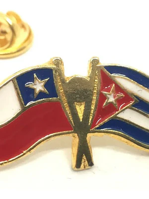 Pin Bandera Chile Y Cuba Entrelazadas  Dorado, Rojo, Blanco, Azul Banderas Entrelazadas