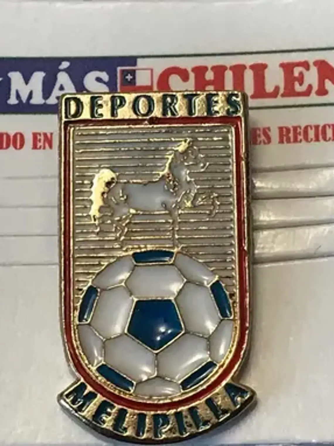 Pin Club Deportes Melipilla Dorado, Blanco Y Azul Escudo / Balón 1