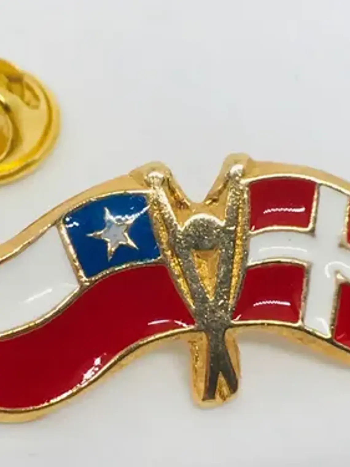 Pin Bandera Chile Y Dinamarca Entrelazadas  Rojo, Blanco, Azul, Dorado Banderas Entrelazadas 1