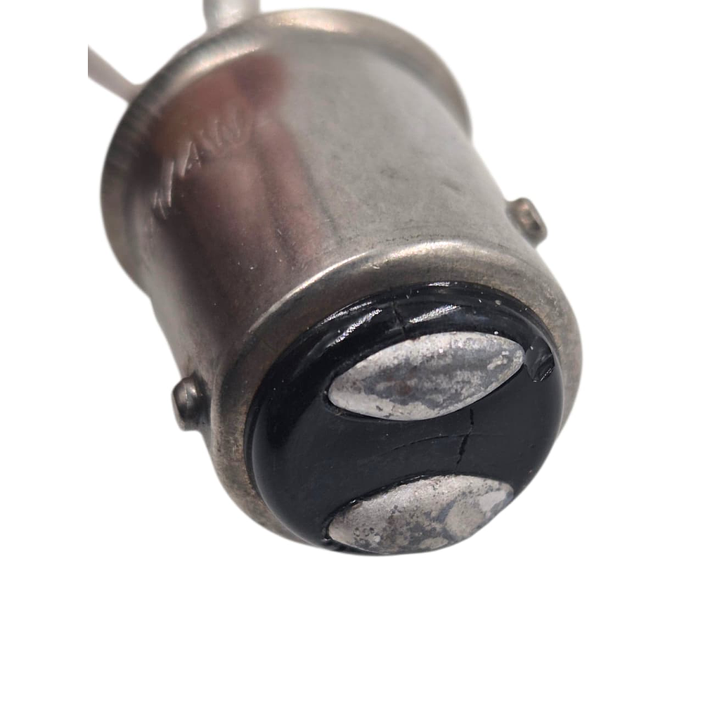 Ampolleta S25 Pata dispareja en Angulo 2 Contactos 12v 21/5 W BAZ15D