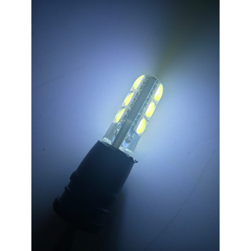 Par Ampolletas 6 Led T10  Blanco  Cola De Pescado 