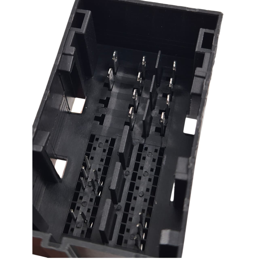 Bisel Adaptador Radio 9 Pulgadas para Ram 700 + Arnes