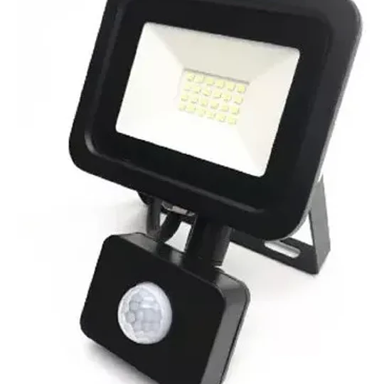 Foco Proyector De Area 20w Luz Fria Con Sensor De Movimiento