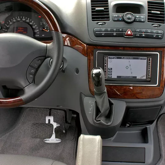 Traba Pedal + Llaves Seguridad Auto Robo 6010e