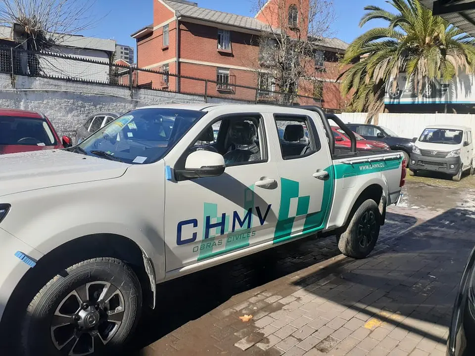 Branding Vehicular Básico personalizado para camionetas 4x4 1