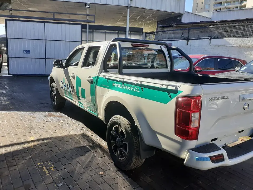 Branding Vehicular Básico personalizado para camionetas 4x4 2