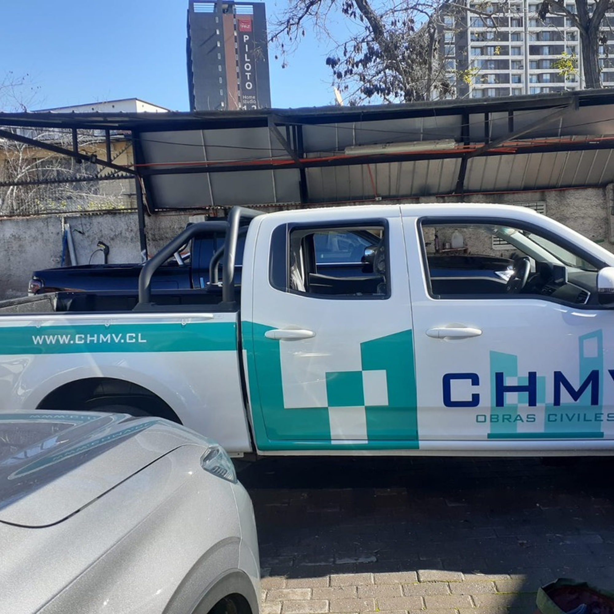 Branding Vehicular Básico personalizado para camionetas 4x4 3