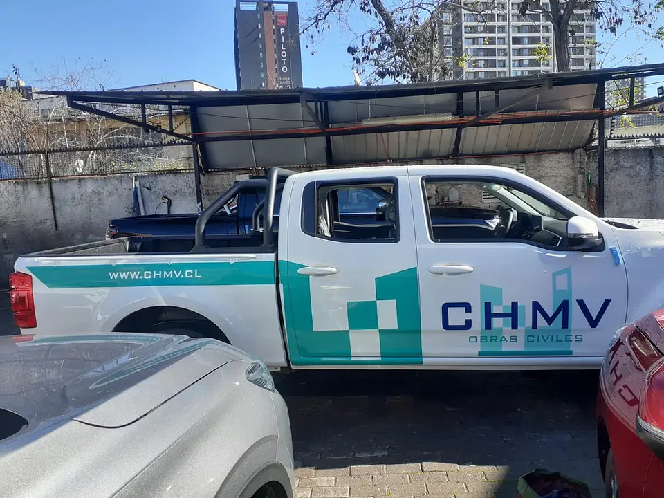 Branding Vehicular Básico personalizado para camionetas 4x4 3