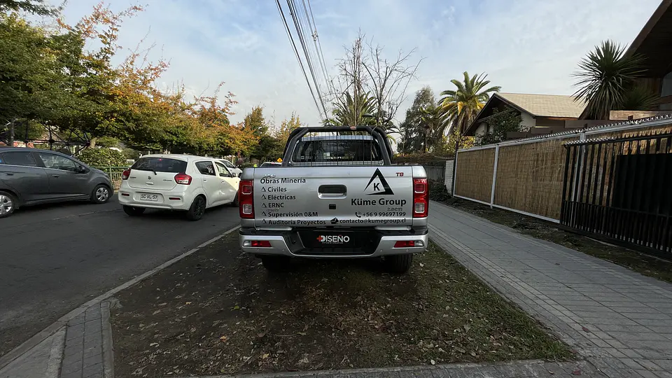 Branding Vehicular Básico personalizado para camionetas 4x4 12
