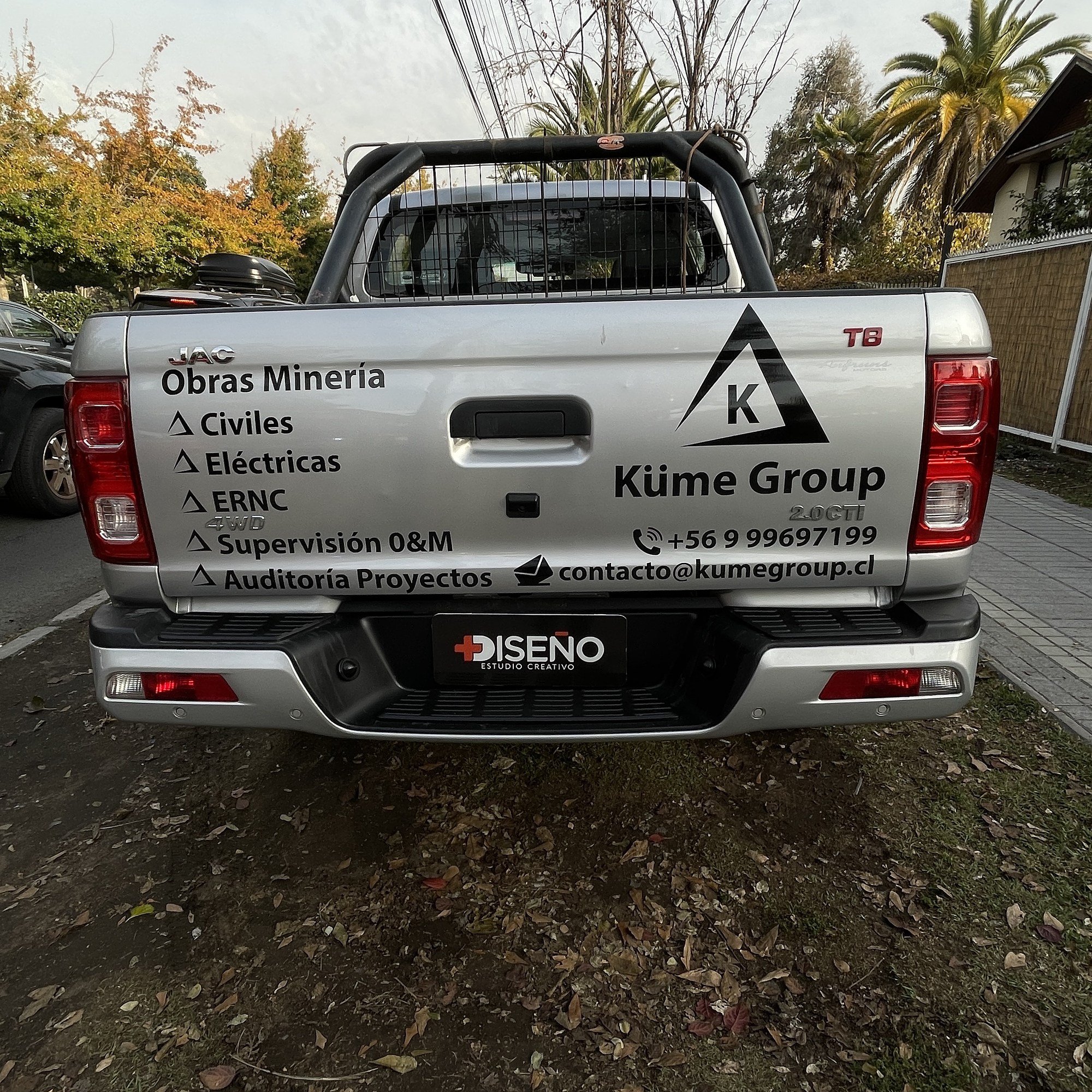 Branding Vehicular Básico personalizado para camionetas 4x4 14