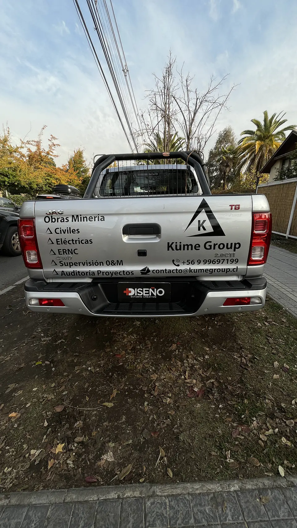 Branding Vehicular Básico personalizado para camionetas 4x4 14
