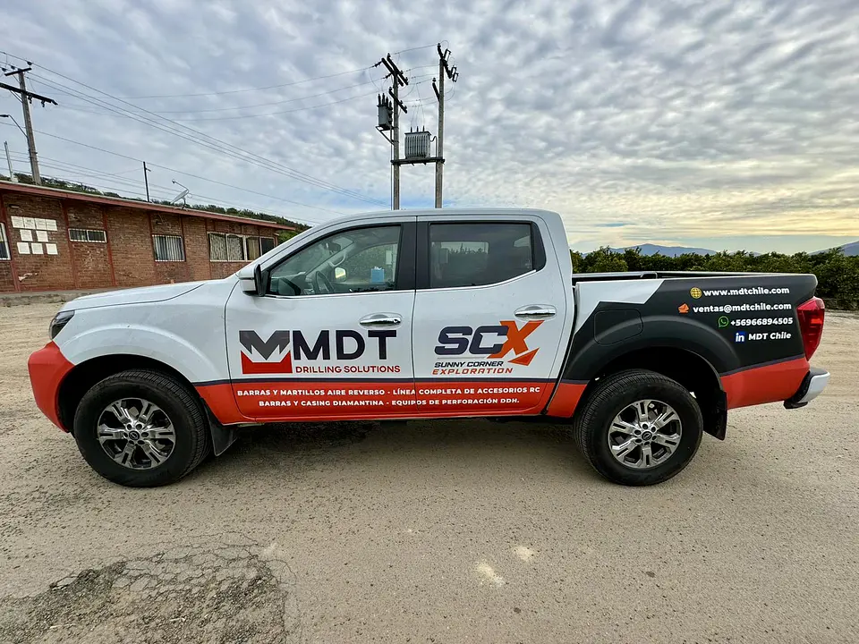 Branding Vehicular Parcial personalizado para camionetas 4x4 6