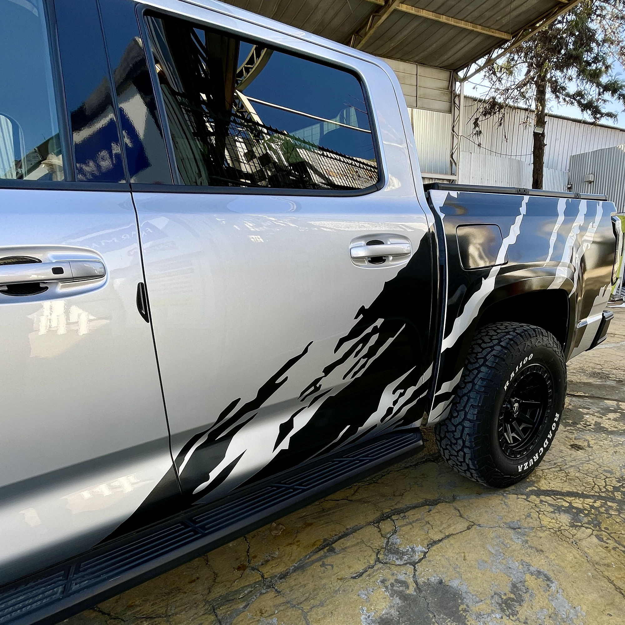 gráfica barro splash para camionetas 4x4  7