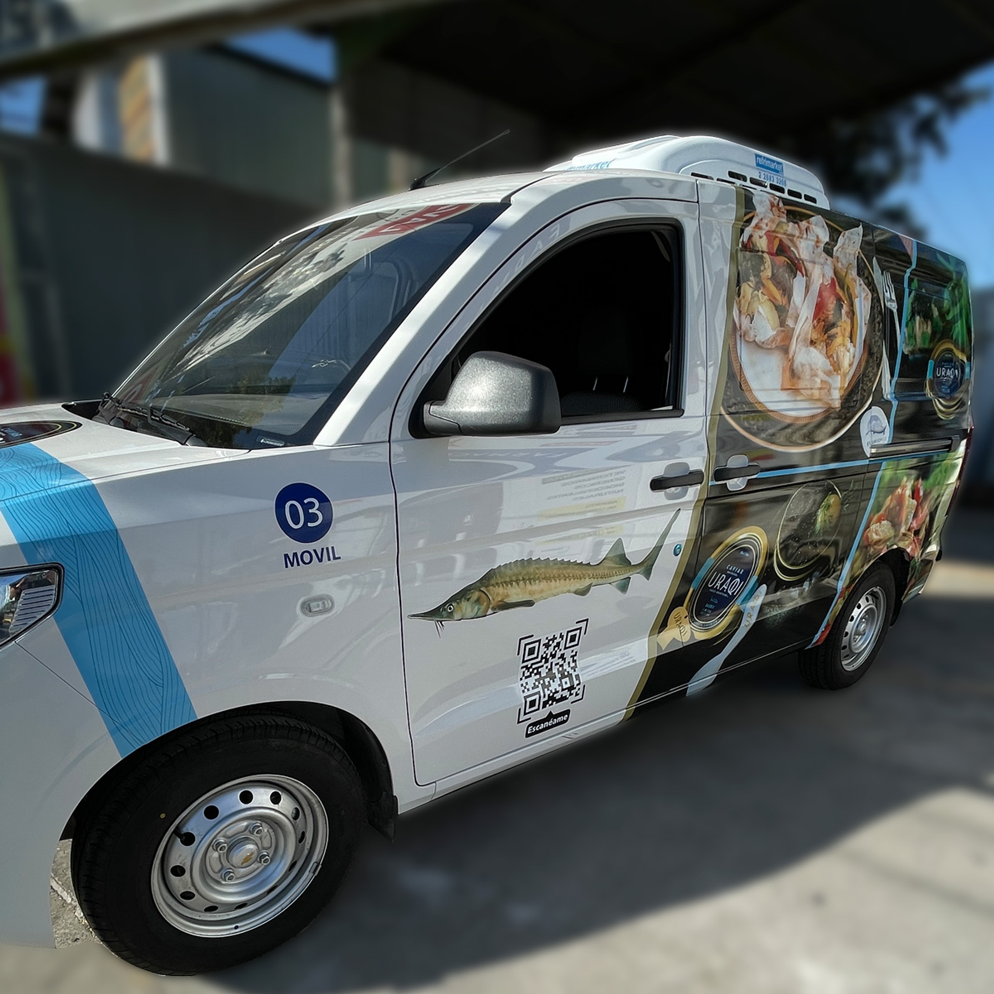 Branding Vehicular Parcial personalizado para Furgones  3