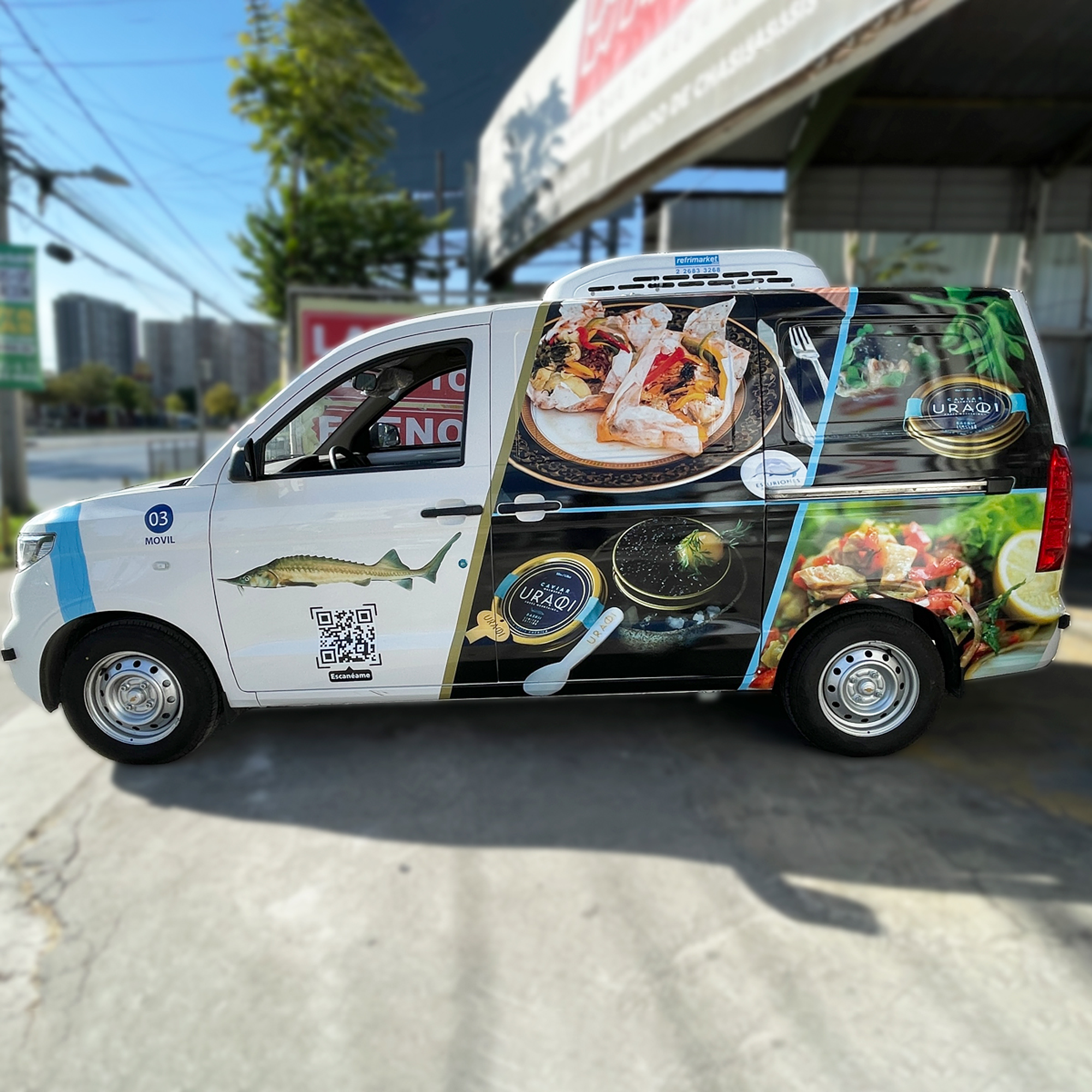 Branding Vehicular Parcial personalizado para Furgones  7