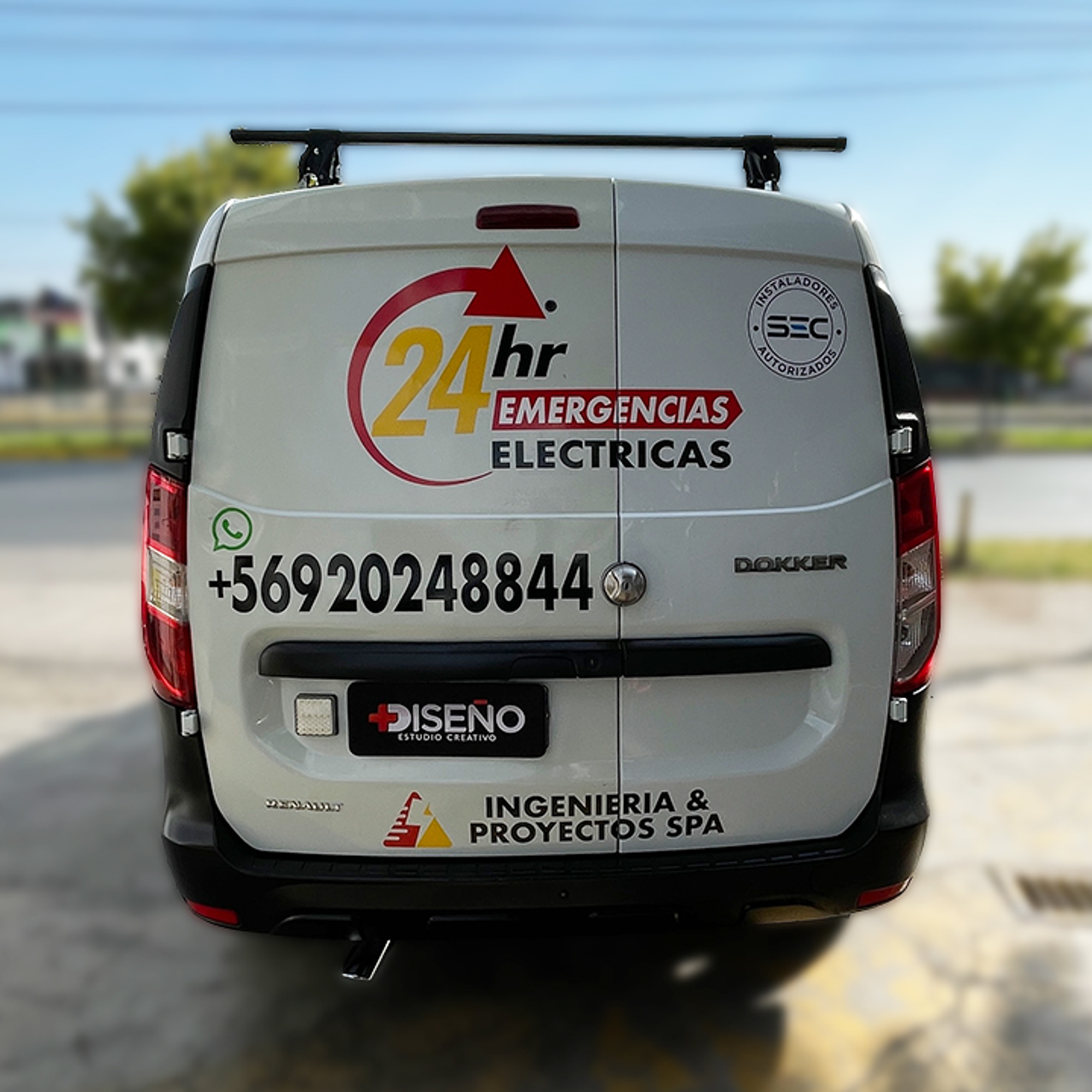 Branding Vehicular Básico personalizado para Furgones  8