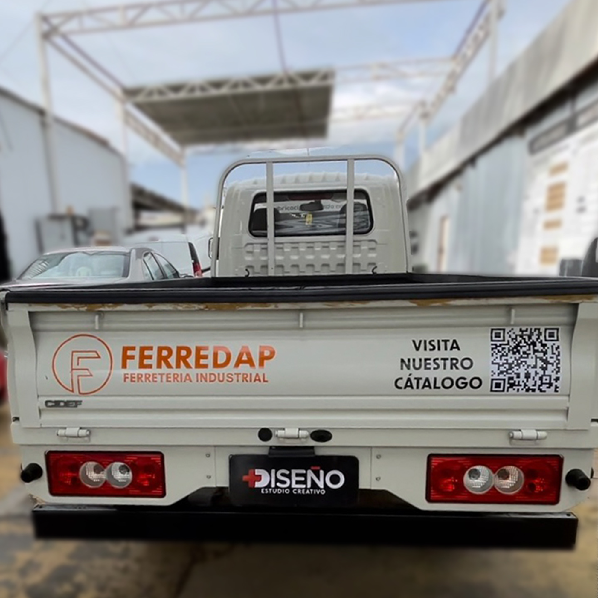 Gráfica Vehicular Furgon De Carga Camión Con Barandas  5