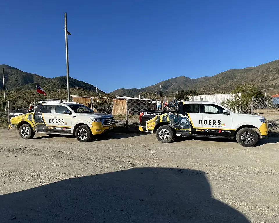 Branding Vehicular Parcial personalizado para camionetas 4x4 14