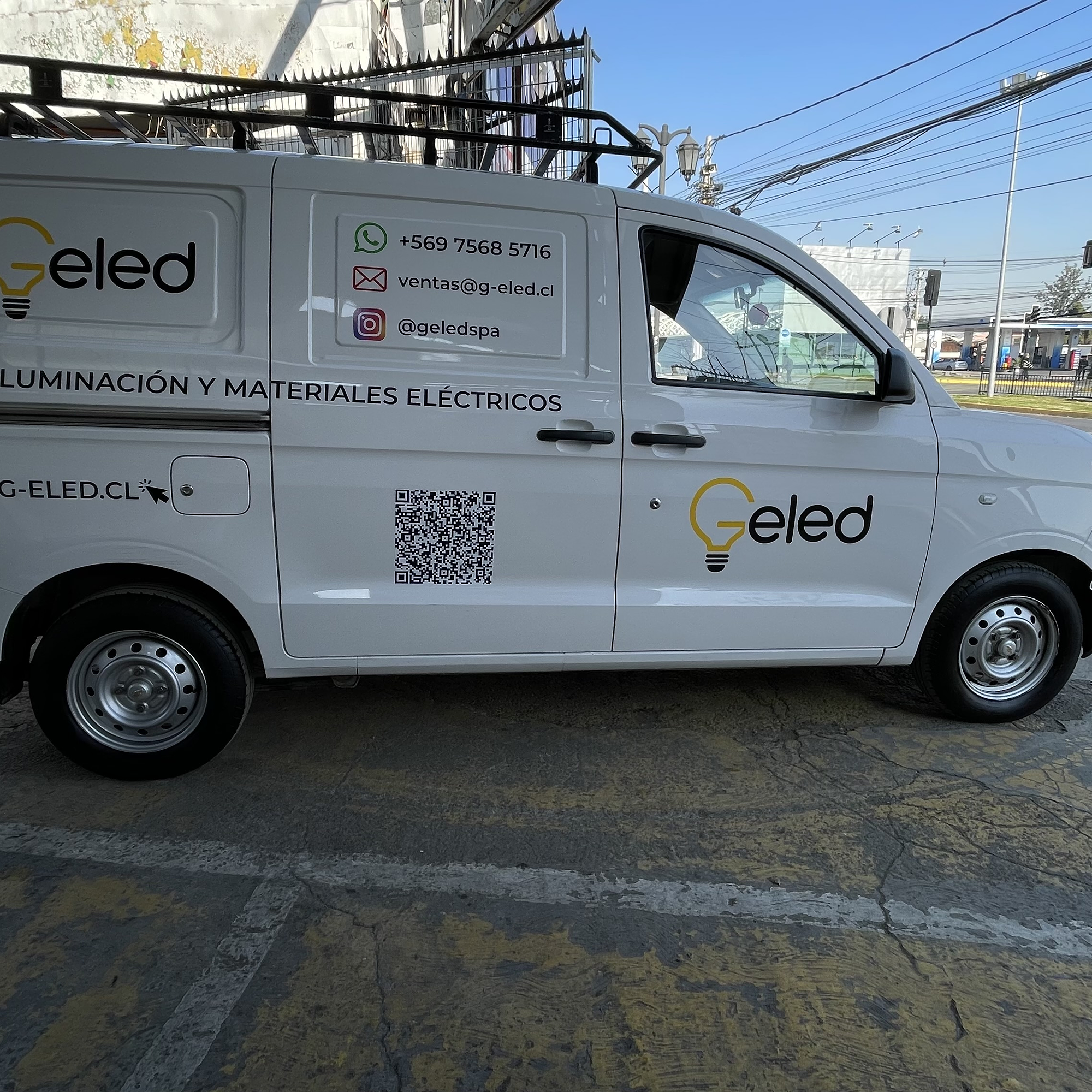 Branding Vehicular Básico personalizado para Furgones  20