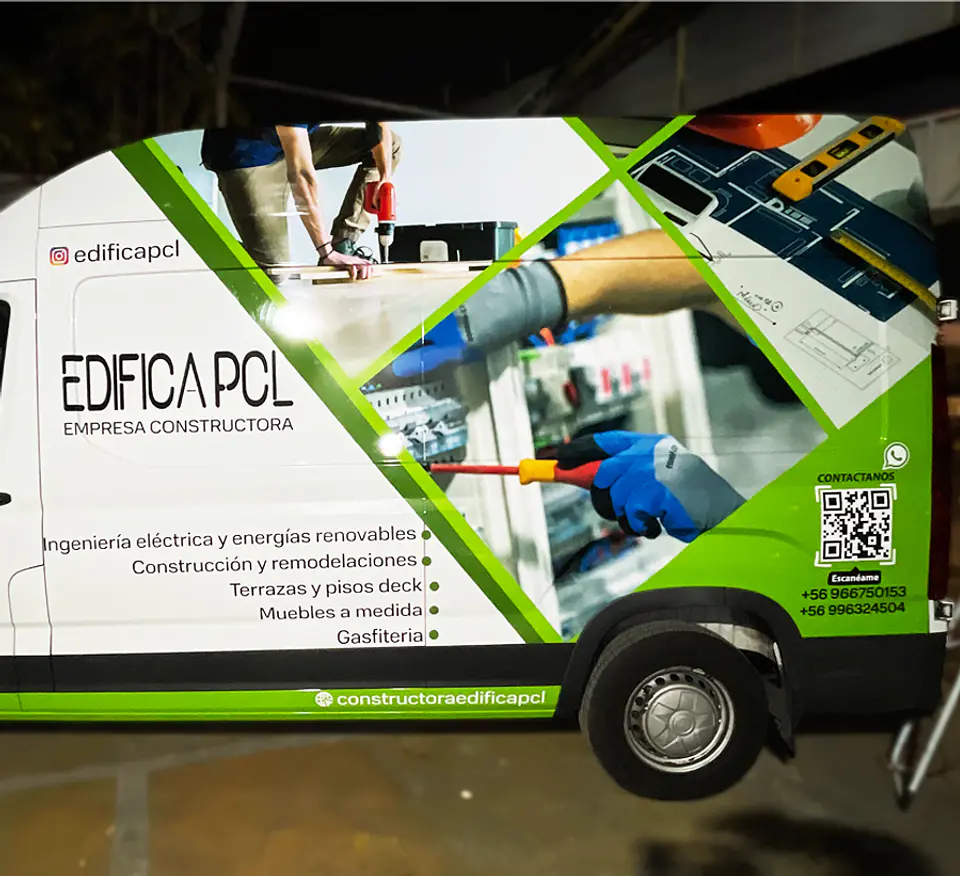 Branding Vehicular Parcial para Furgones de Gran Tamaño 7