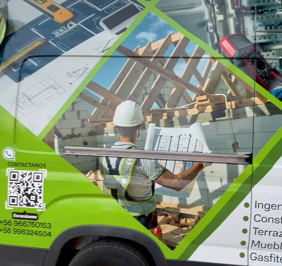 Branding Vehicular Parcial para Furgones de Gran Tamaño 4